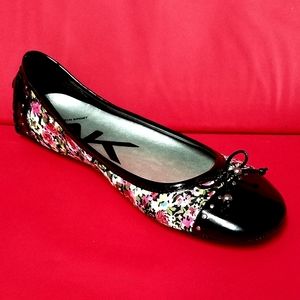 Anne Klein Sport Button Floral Flats Women Shoes size 7